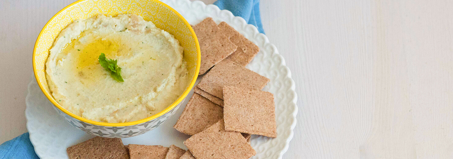 Hummus di fave e yogurt greco