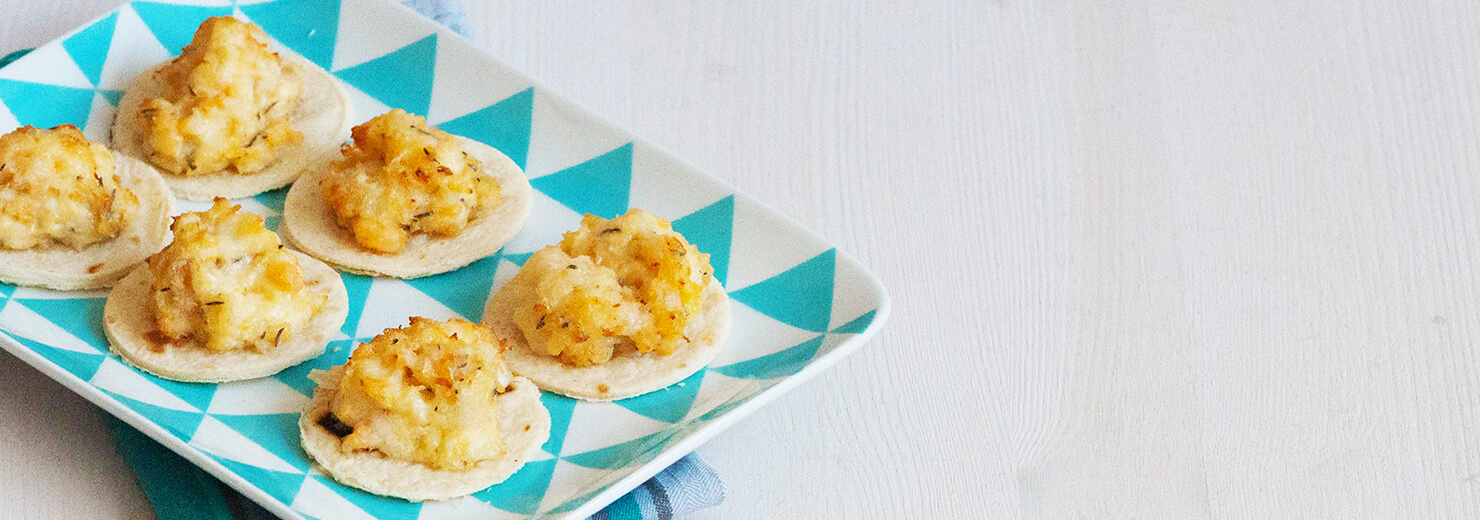 Tartine con gamberetti e maionese